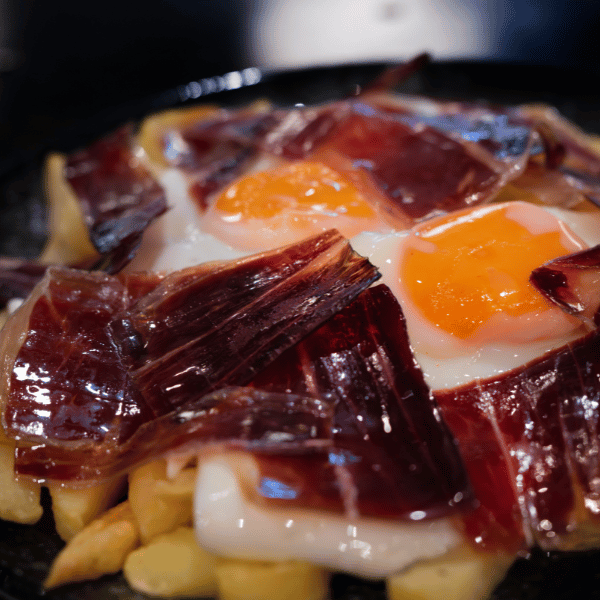 JAMON CON HUEVO Y PATATA